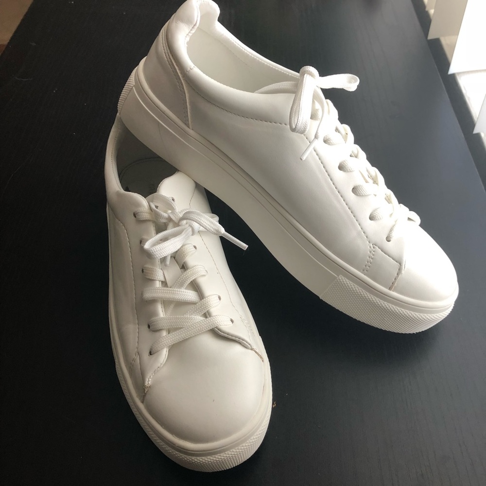 White EUC sneakers